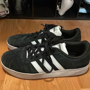 Only worn a few times and I will clean more before shipping!